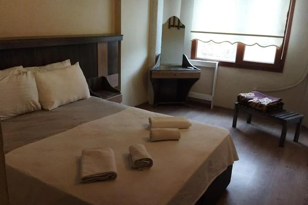 Victoria Otel contacts